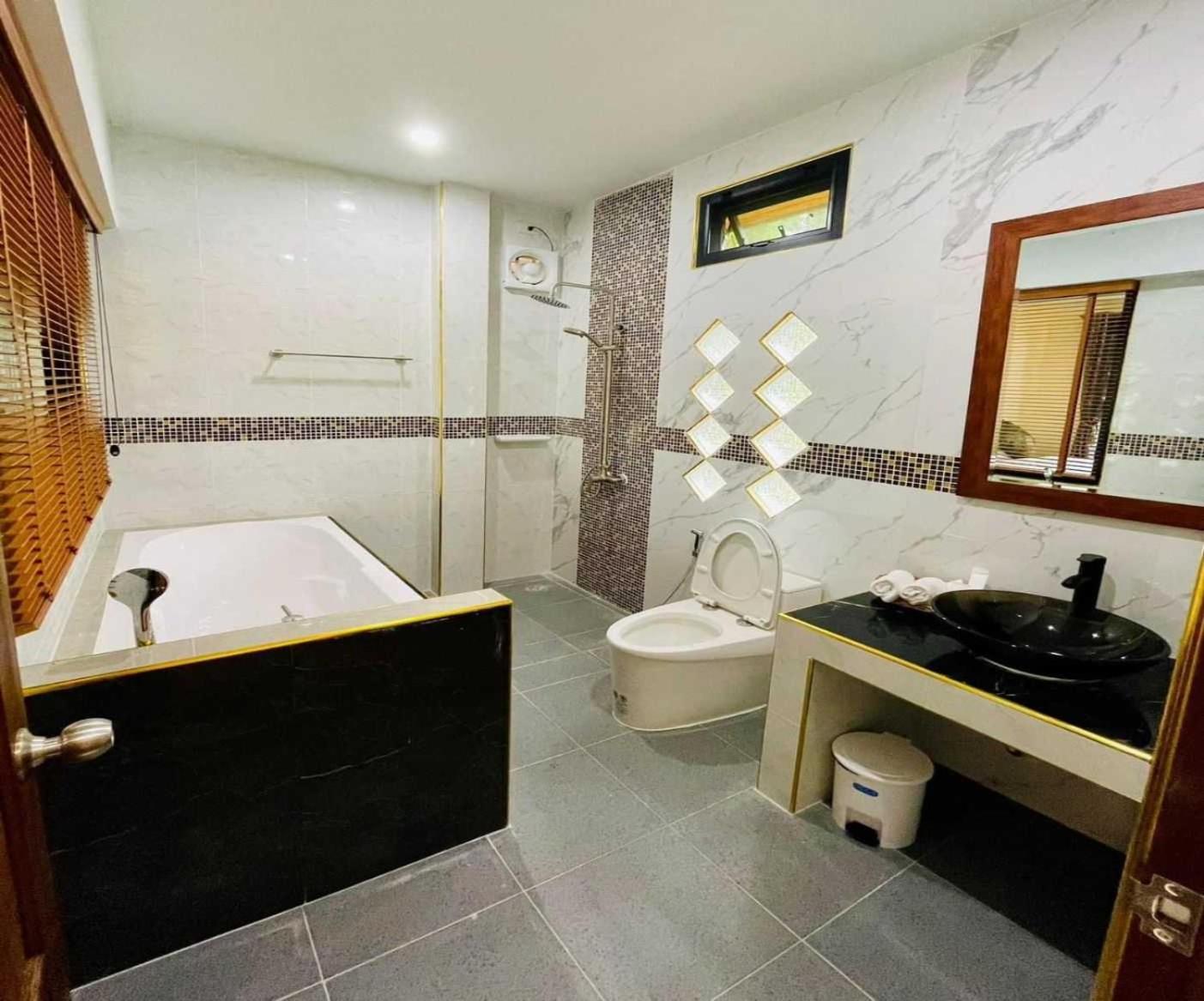 Capital O 75518 Baan Rose Resort Ao Luk Zewnętrze zdjęcie