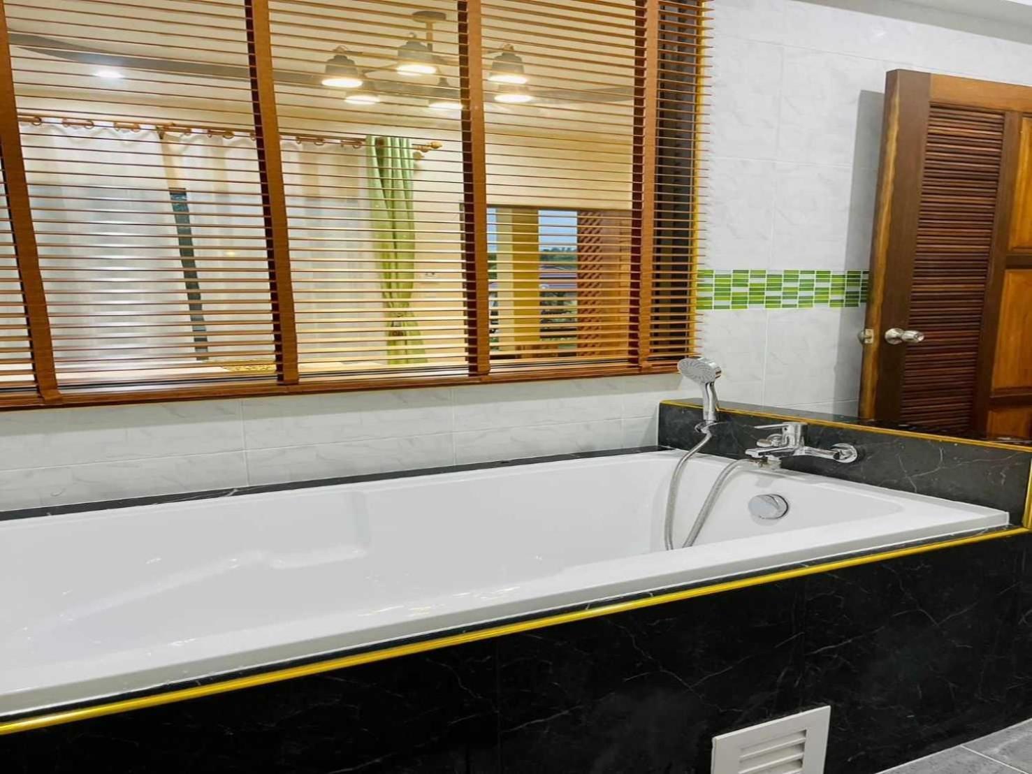 Capital O 75518 Baan Rose Resort Ao Luk Zewnętrze zdjęcie