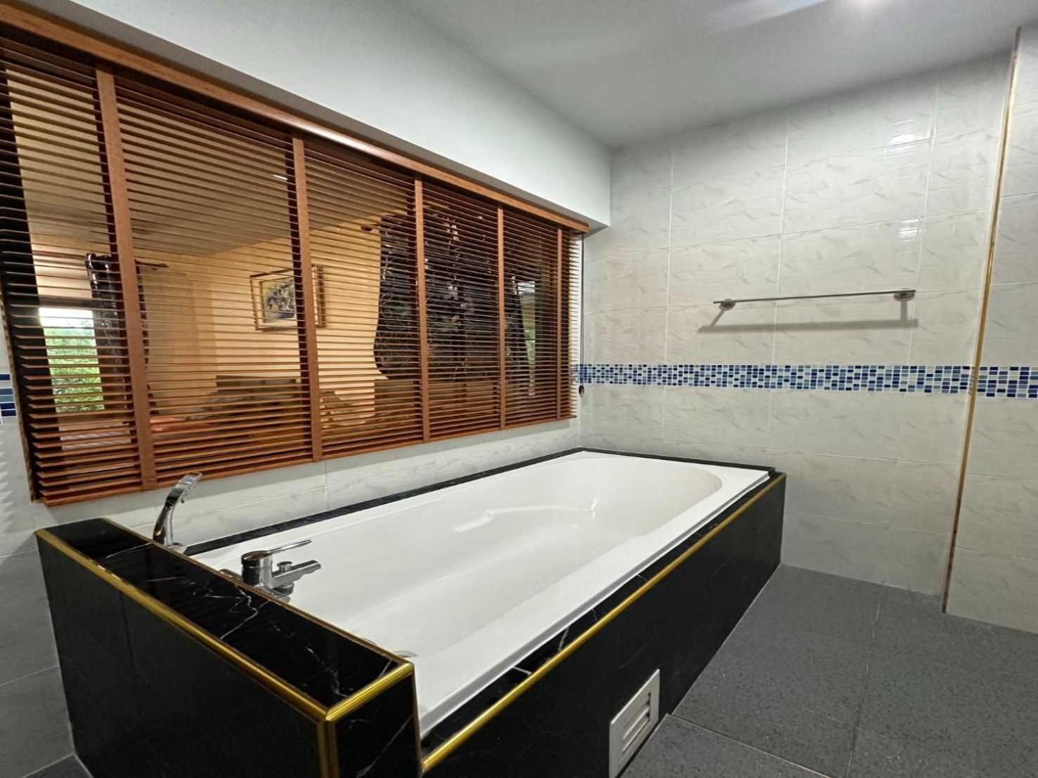 Capital O 75518 Baan Rose Resort Ao Luk Zewnętrze zdjęcie