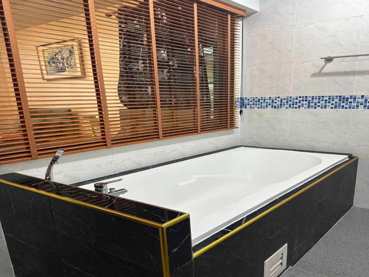 Capital O 75518 Baan Rose Resort Ao Luk Zewnętrze zdjęcie